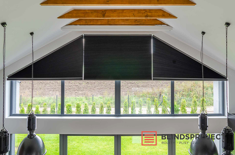 plisy_do_okien_trapezowych_reda_rumia_wejherowo_gdynia_sopot_gdansk_trojmiasto_pomorskie-14 Plisa okienna elektryczna na wymiar idealnie dopasowana do skosu okna trapezowego - Reda, Rumia, Wejherowo, Pomorskie, Trójmiasto, Gdynia, Sopot, Gdańsk